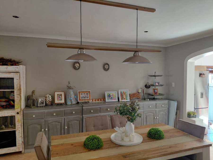 To Let 4 Bedroom Property for Rent in Durbanville Western Cape